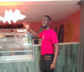 Arsénio Pucusso, 24, Luanda