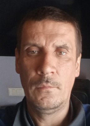 Денис из Омска 47 лет