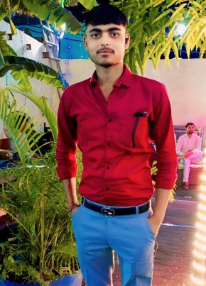 Nitin Thakur, 18, India, Ahmedabad
