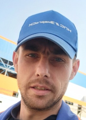 Sergey, 31, Russia, Artem