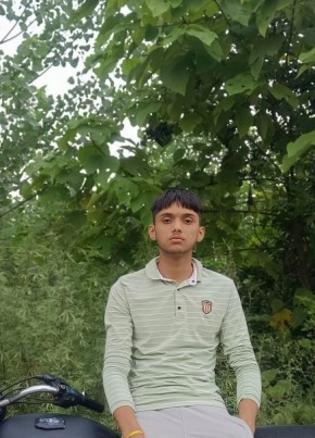 Gagan, 18, India, Jalandhar
