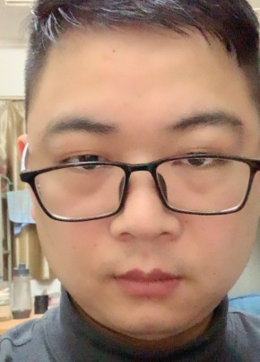 X臣德德, 25, 中华人民共和国, 郑州