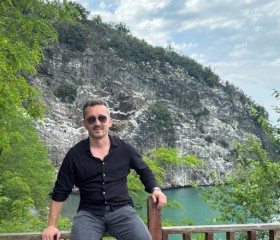 Caner, 33, Sarande