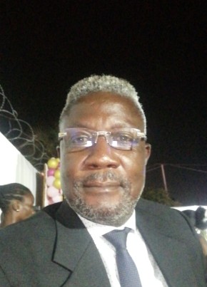 André d'Oliveira, 53, República de Angola, Soio