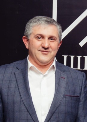 Алан из Беслана 48 лет