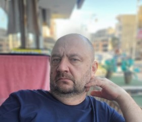 Maks, 44, Qina