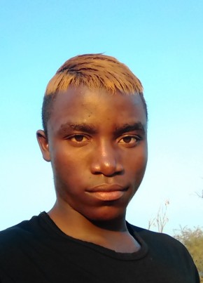 Sammie Jollies, 20, Namibia, Windhoek