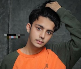 Usama, 19, Pir Mahal