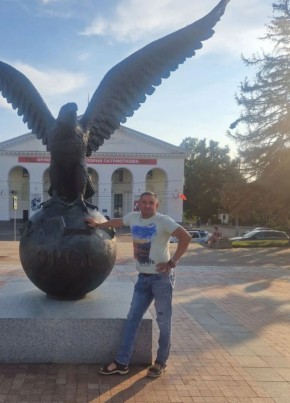 Роман из Волгограда 46 лет