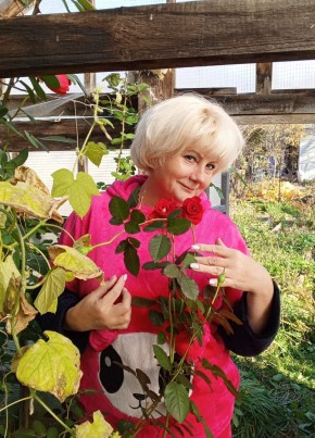 Ирина, 61, Россия, Невельск