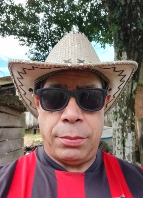 Wanderley, 53, República Federativa do Brasil, Curitiba