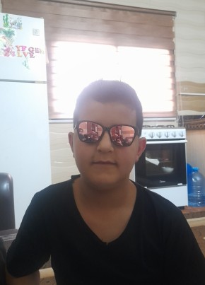 بدي بوس 💋💋💋 из بَيْرُوت 19 лет