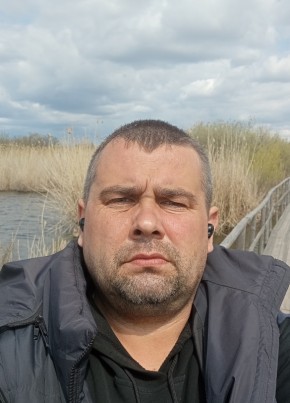 Александр из Энгельса 40 лет