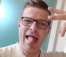 Detke, 36, Silly