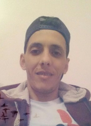 Tarek, 34, People’s Democratic Republic of Algeria, Sidi Amrane