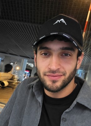 Adam из Губкинския 27 лет