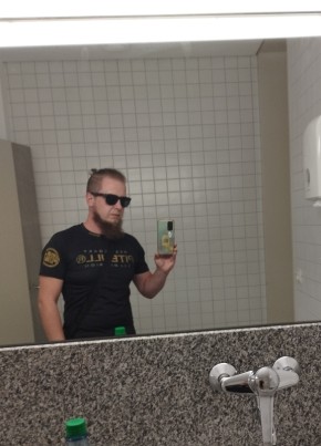 Mateusz из Mörfelden-Walldorf 32 года