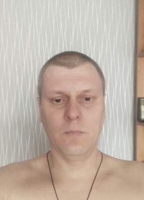 Евгений из Строители 42 года