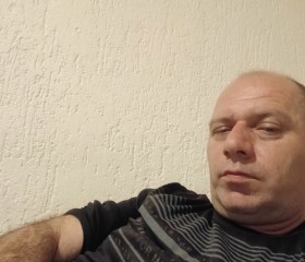 Raso, 24, Zvornik