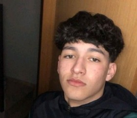 Farouk, 19, Relizane