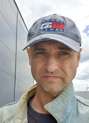 Юрий из Саратова 51 год