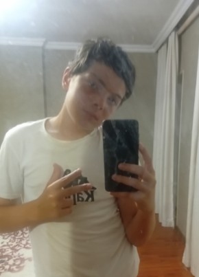 Алихан из Нальчика 18 лет