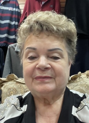 Лариса из Москвы 70 лет