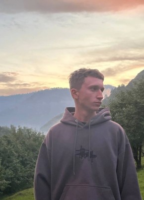 Александр из Грайворона 20 лет