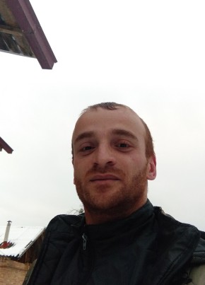 Artur, 33, Russia, Alagir
