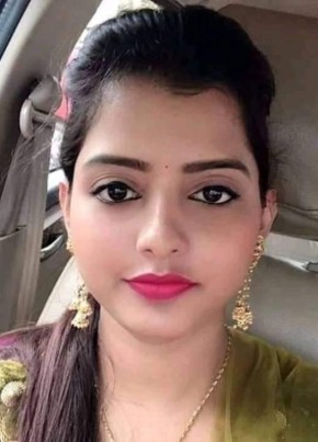 Riya Mirza, 25, India, Shimla