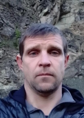 Максим из Черкесска 41 год