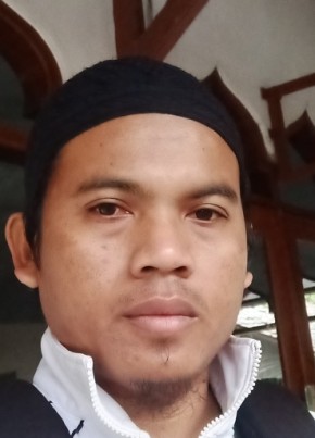 Dadang Saputra, 39, Indonesia, Lembang