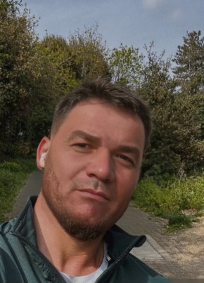 Олег из Майкопа 42 года
