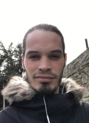 Julien, 31, République Française, Vannes