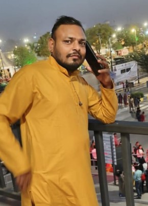 सुनील कुमार यादव, 29, India, Ahmedabad
