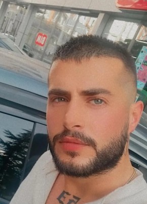 Genç Ali Kocaman, 26, Türkiye Cumhuriyeti, İstanbul