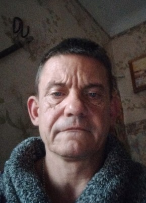 Денис из Пашковския 46 лет