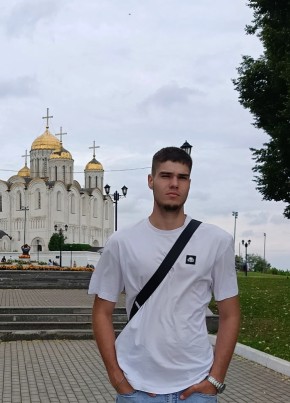 Никита из Саратова 22 года