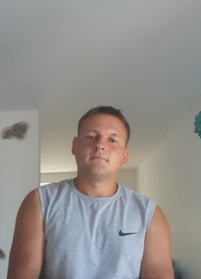 Евгений, 32, Россия, Миллерово