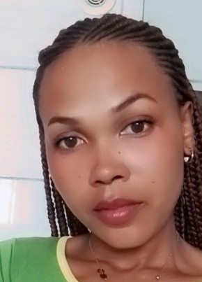 Amelia Santhana, 31, République de Madagascar, Toamasina