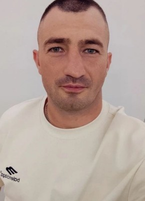 Анатолий 31 год