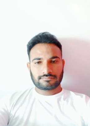 Javed Shubhaniya, 31, India, Mundra