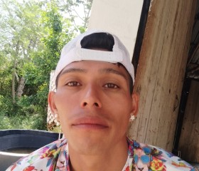 Carlos, 31, Cancun