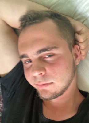Даниил, 23, Россия, Крымск