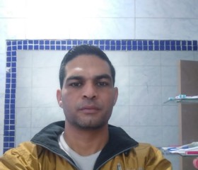 Luis Rodríguez, 39, Santiago