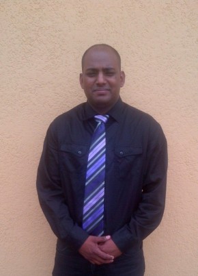 Kiren, 34, iRiphabhuliki yase Ningizimu Afrika, ITheku