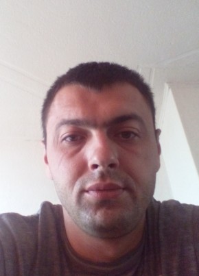 Mirnes Zahirovic, 33, Bosnia and Herzegovina, Srebrenik