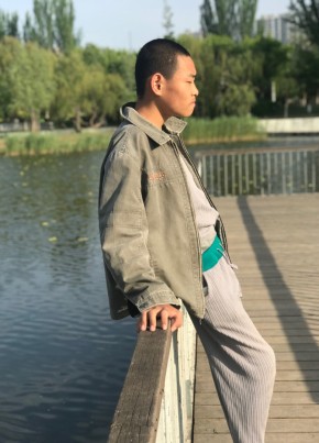 赵宏基, 22, China, Jinzhou District
