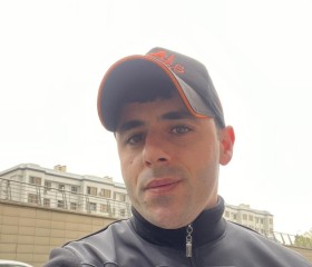sako, 30, Baku
