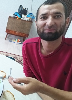 Akbar из Астаны 34 года